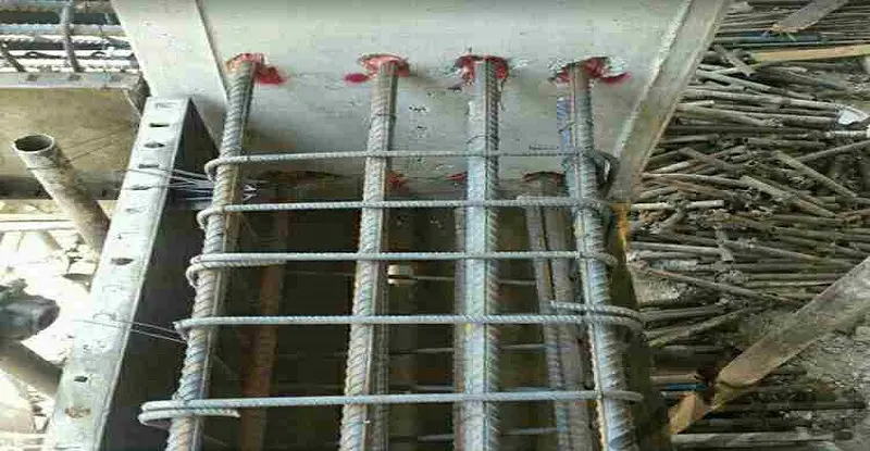 The rebars are glued with belt planting glue